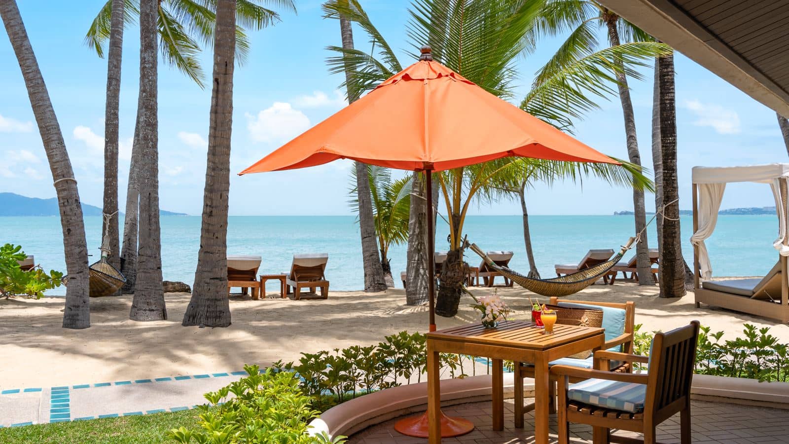 rooms-deluxe-beachfront-villa