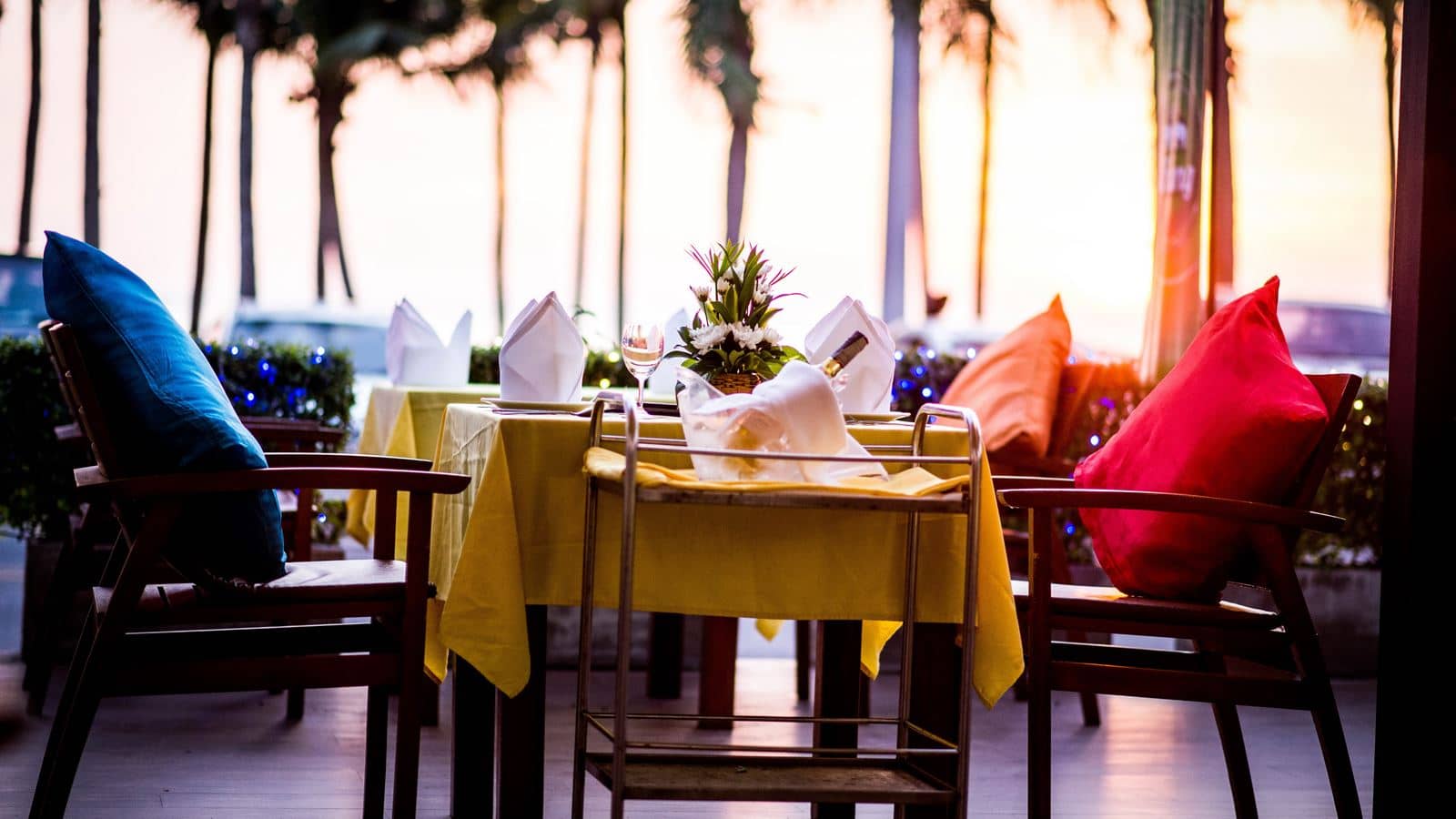 restaurants-the-breeze-restaurant