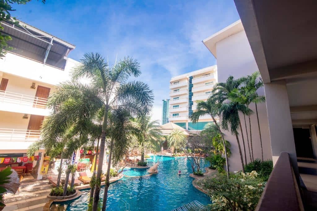 pools-outdoor-pool