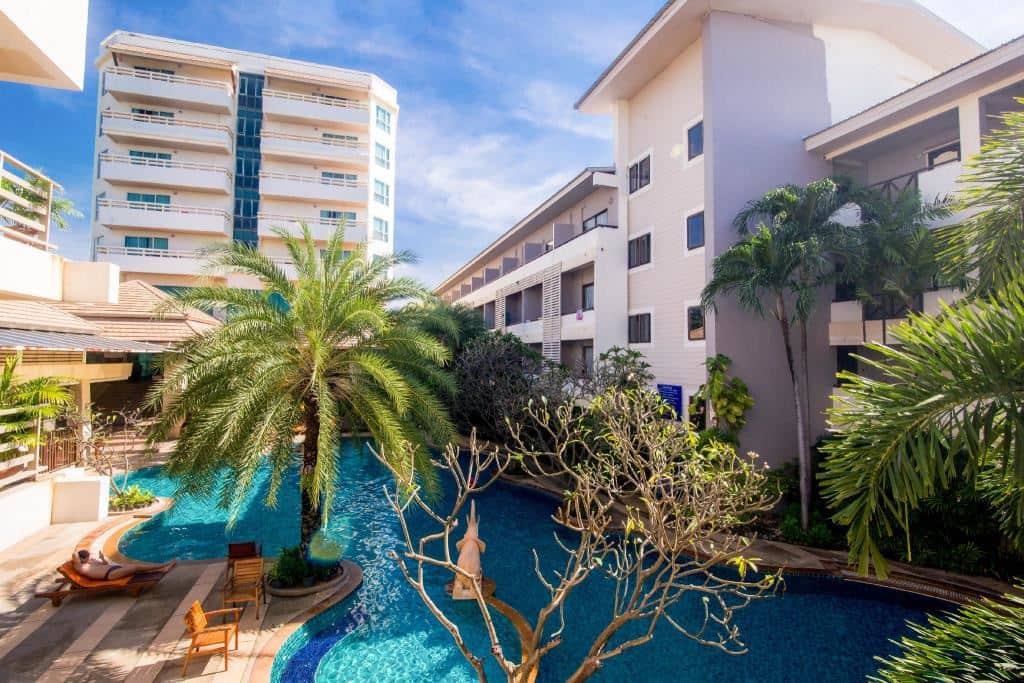 pools-outdoor-pool