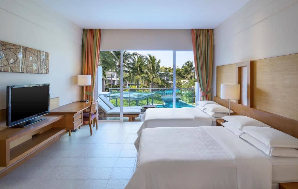 rooms-lagoon-view-room