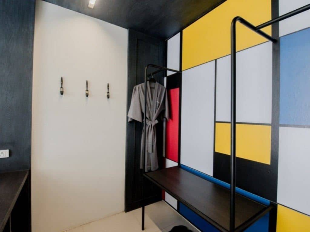 rooms-artsy-deluxe