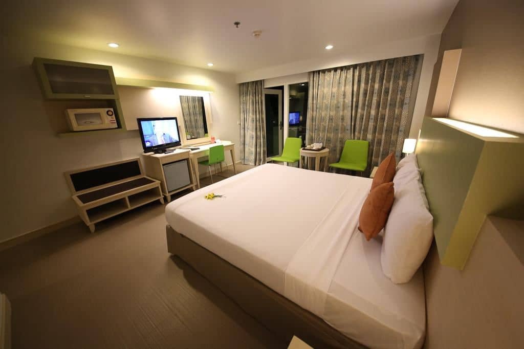 rooms-deluxe-room