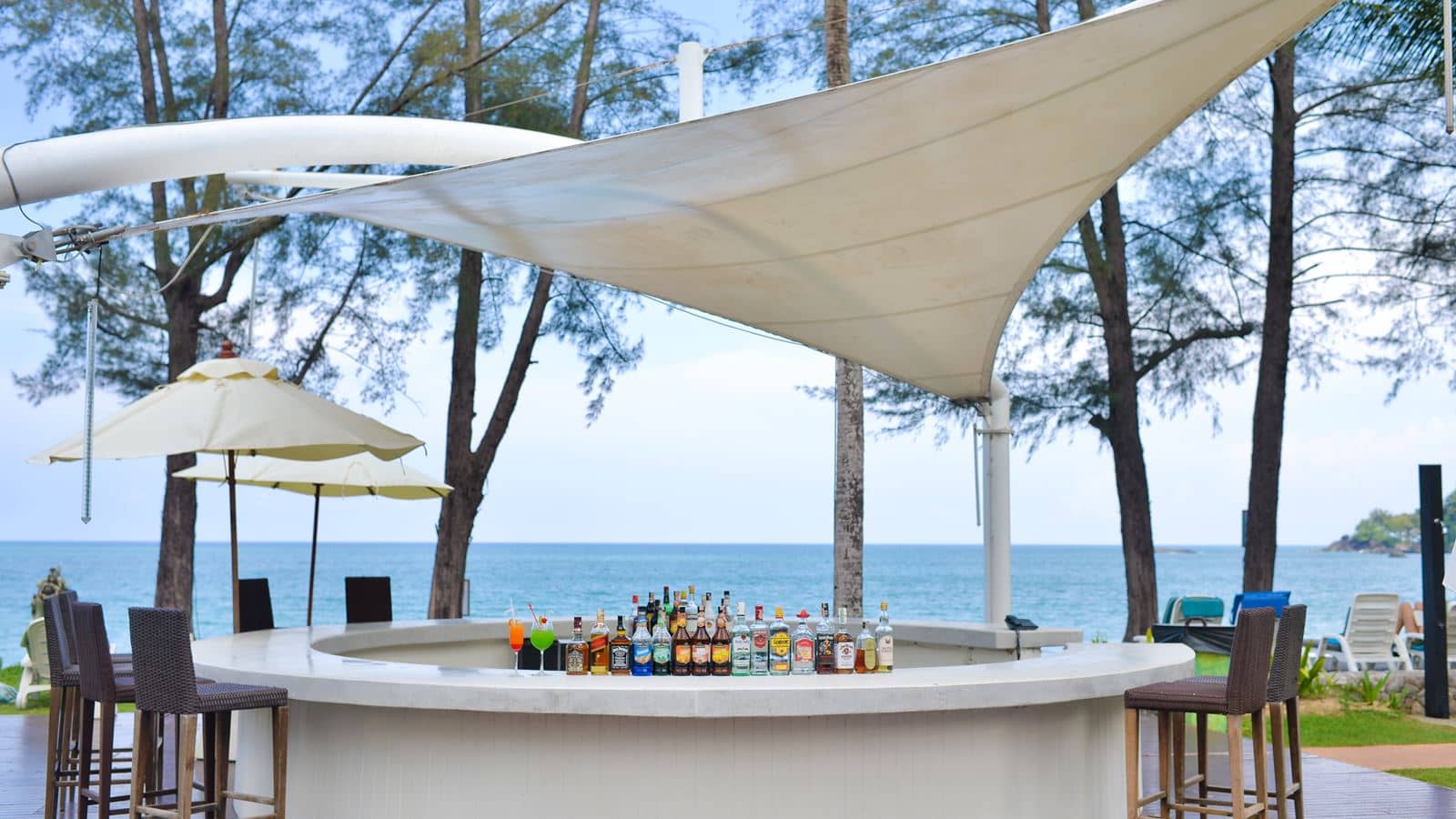 bars-maya-beach-bar