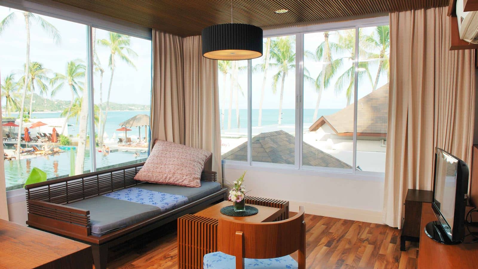rooms-sunrise-suite