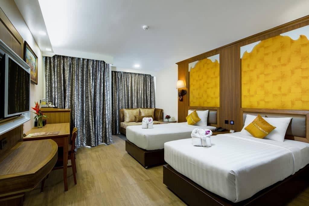 rooms-deluxe-room