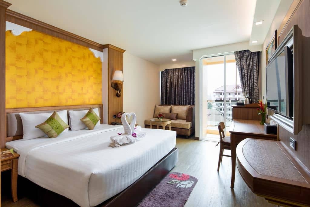 rooms-deluxe-room