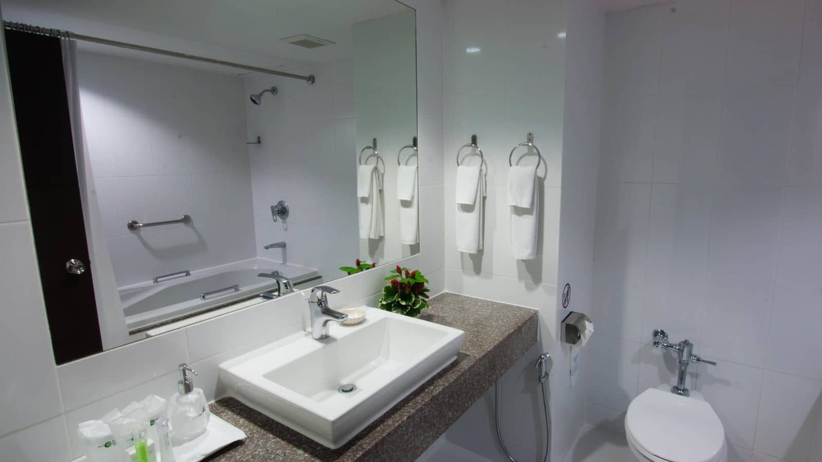 rooms-superior-room
