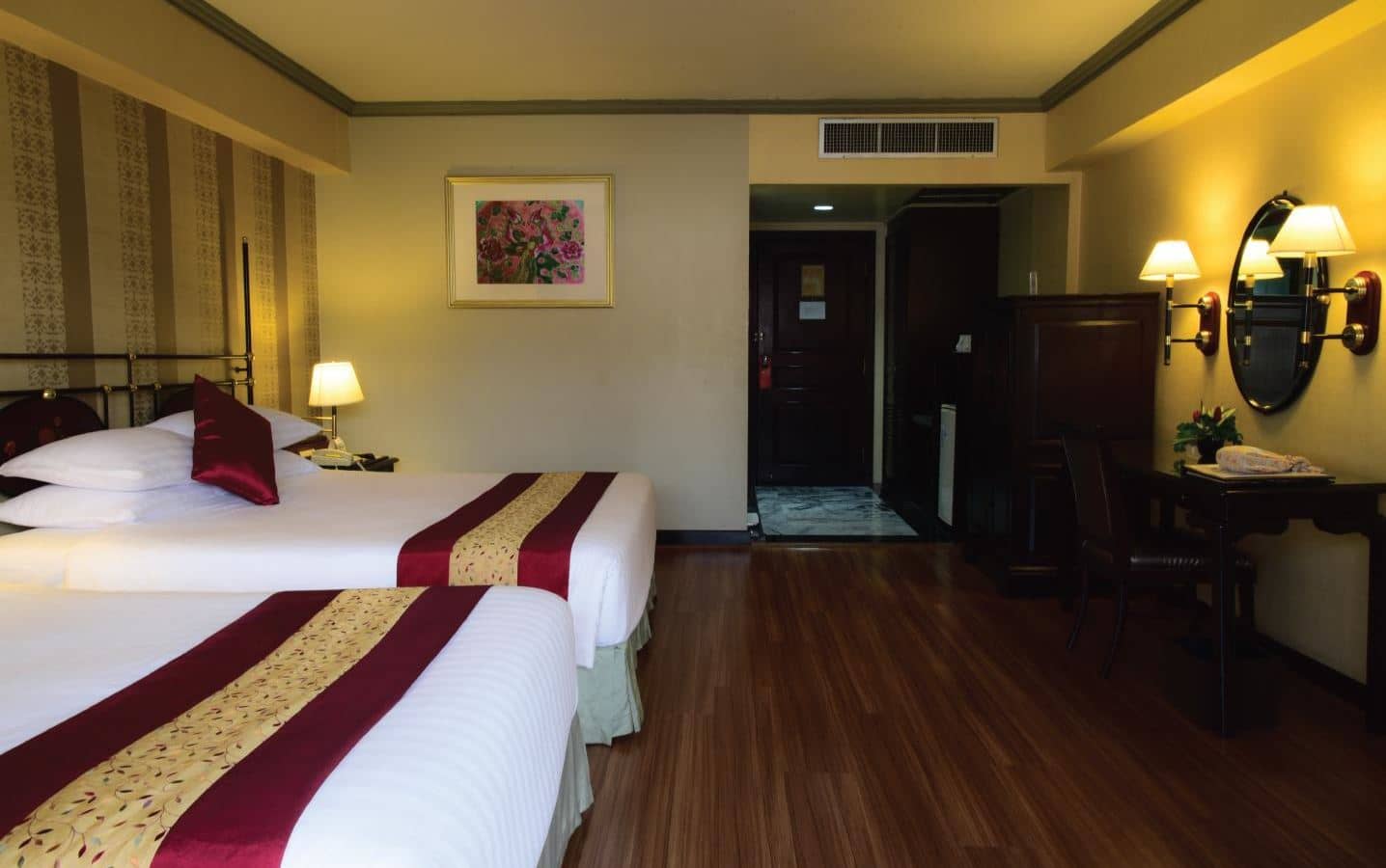 rooms-deluxe-room