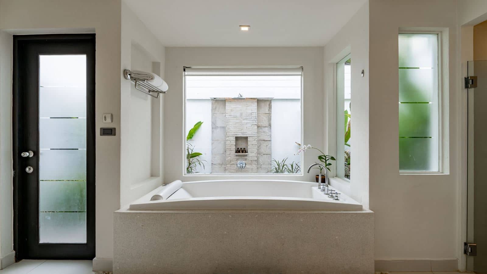 rooms-grand-deluxe-premium-pool-villa-beachfront