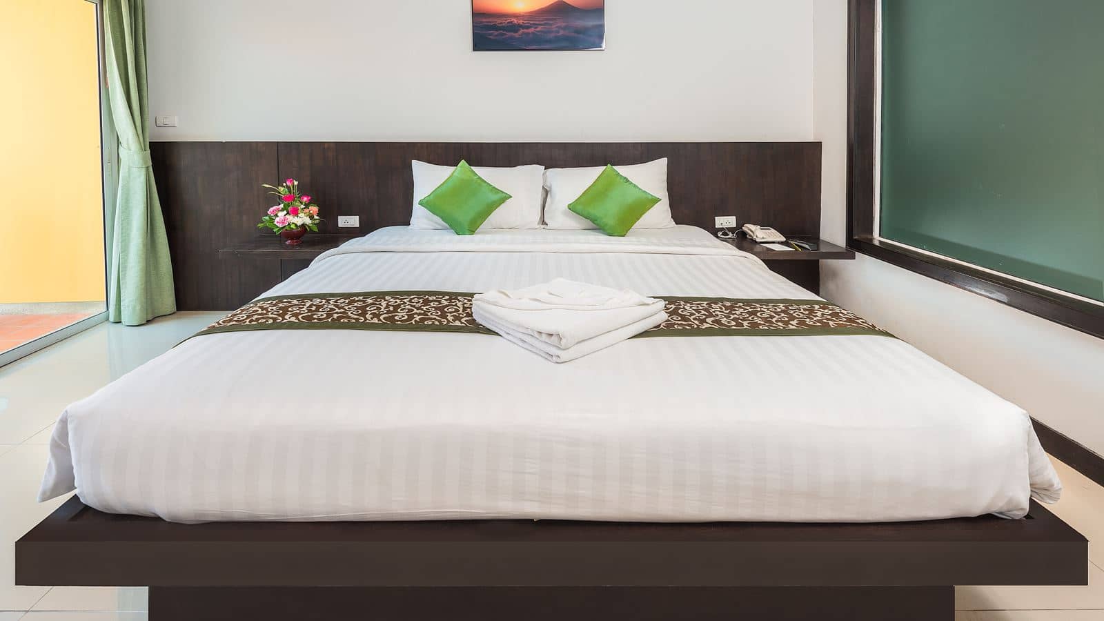 rooms-superior-room