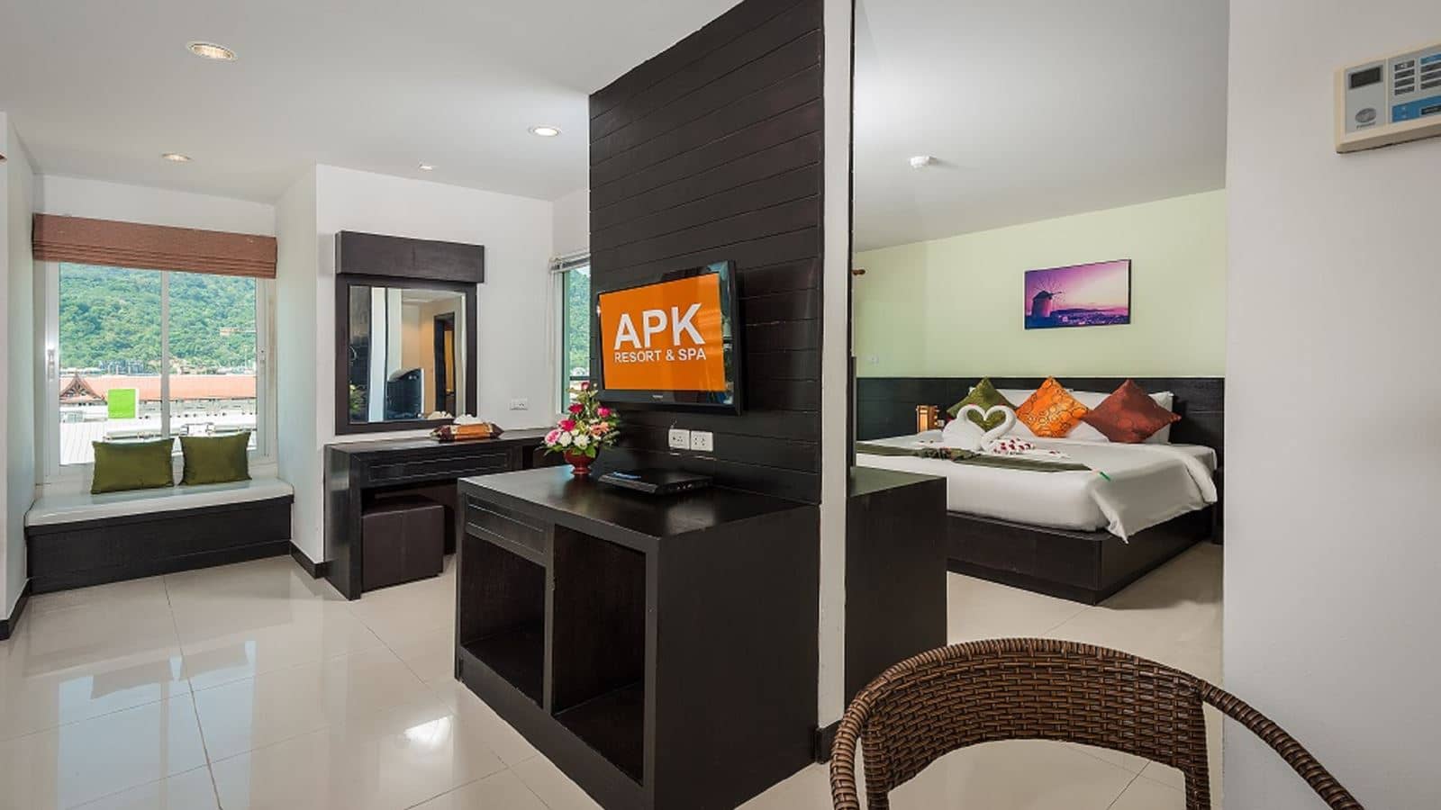 rooms-honeymoon-suite