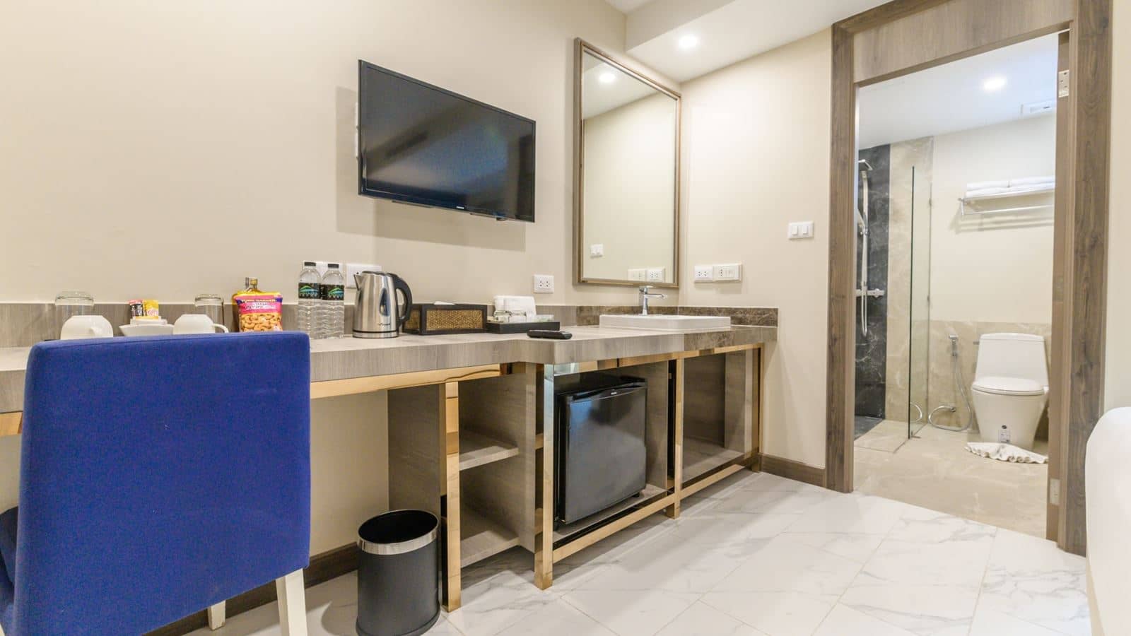 rooms-superior-room