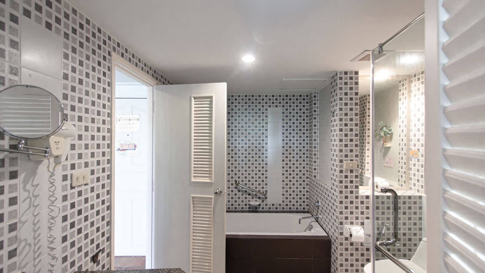 rooms-deluxe-pool-access