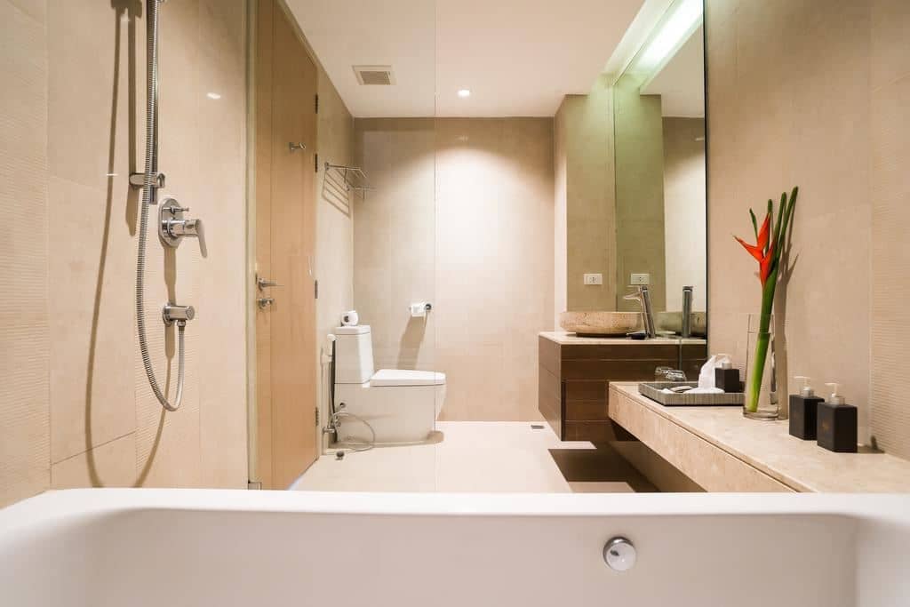 rooms-jacuzzi-deluxe--hillside