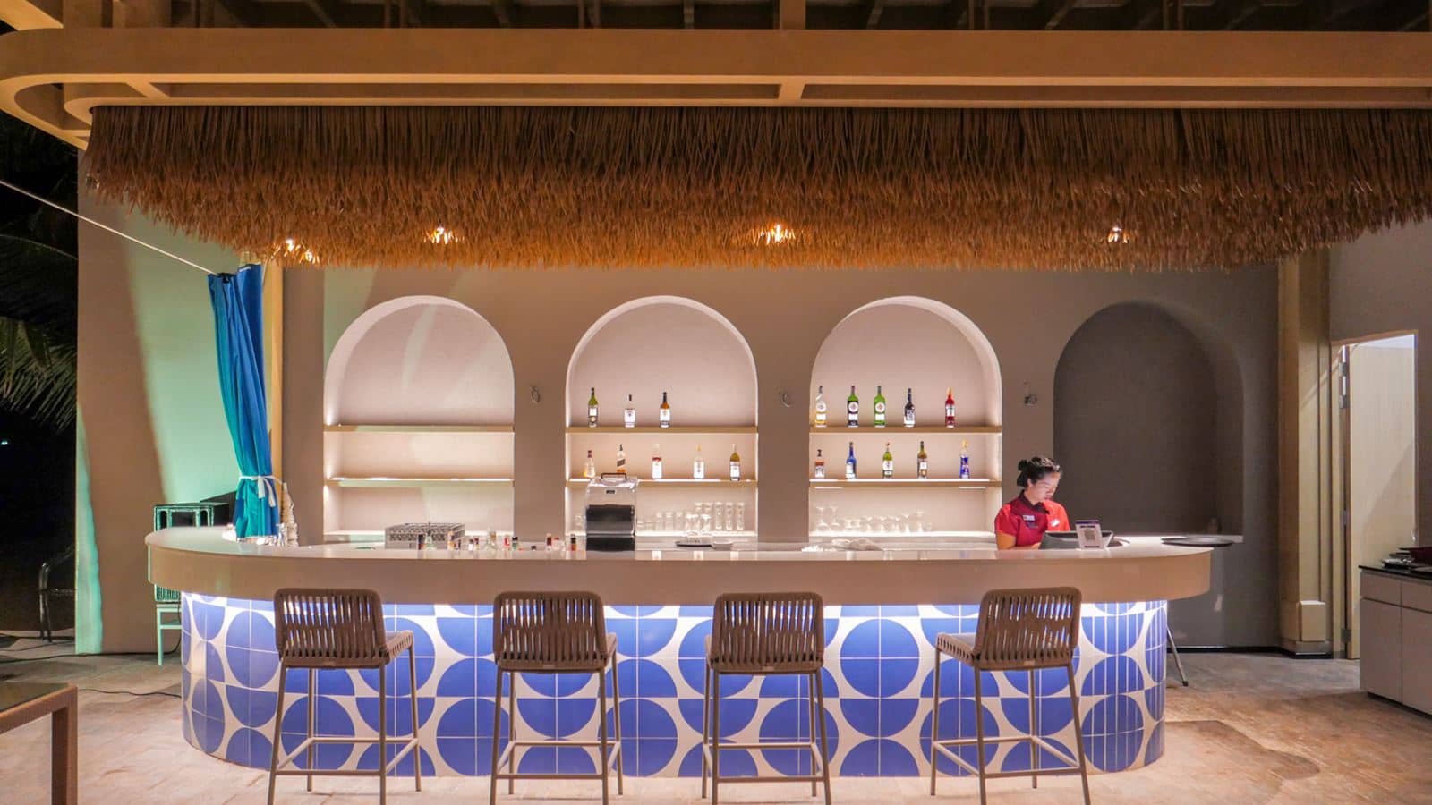 restaurants-the-beach-restaurant