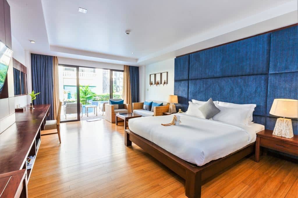 rooms-deluxe-pool-access