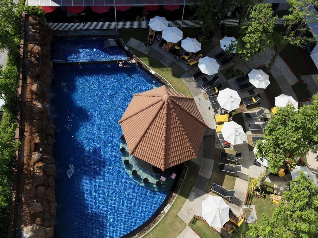 pools-outdoor-pool