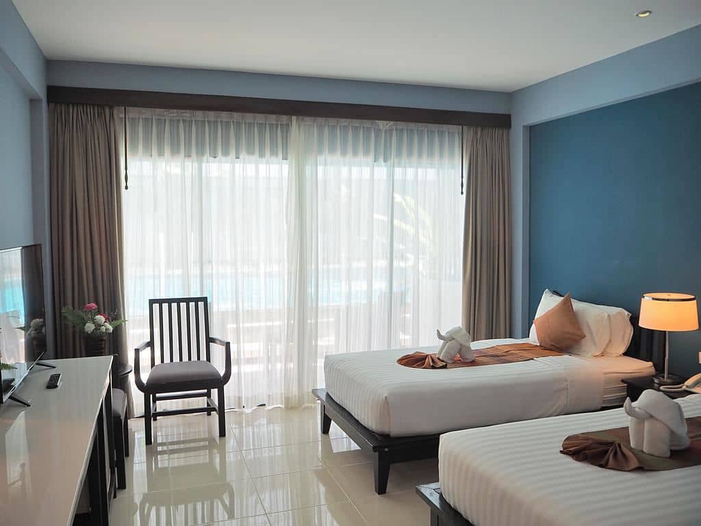 rooms-deluxe-pool-access