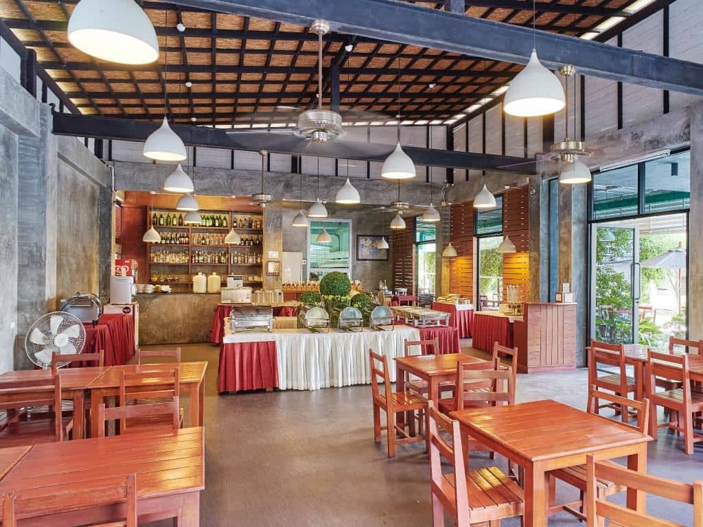 restaurants-kata-lucy-villa