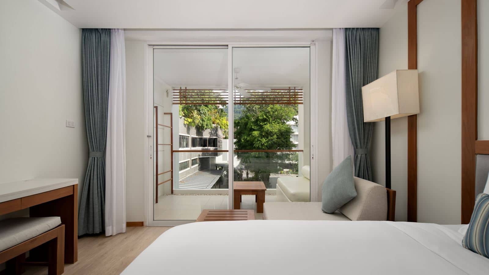 rooms-daylight-room