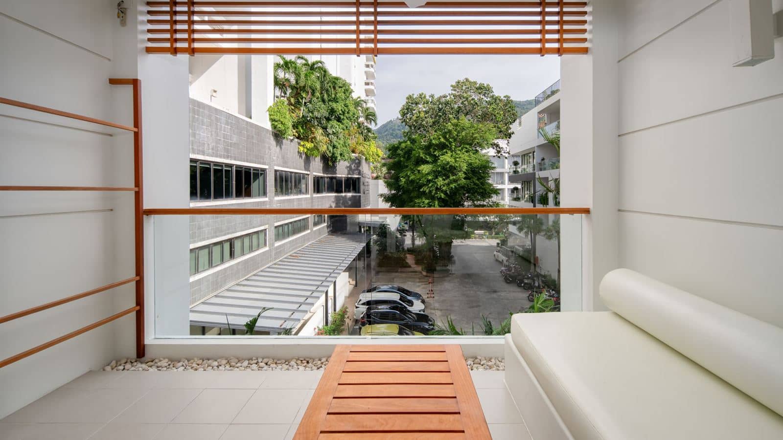 rooms-daylight-triple-room