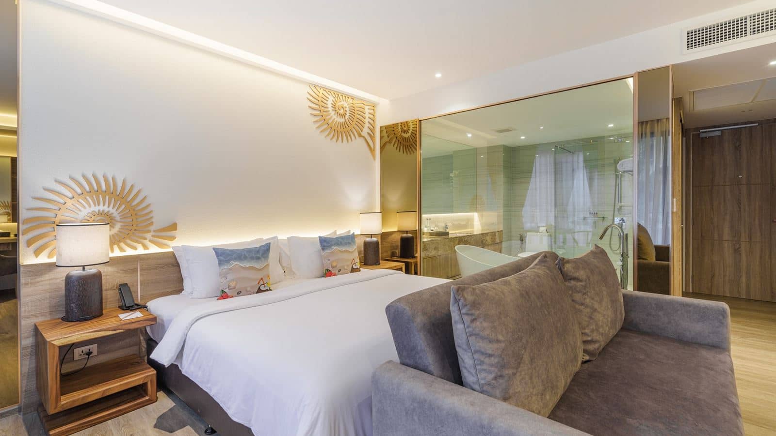 rooms-deluxe-pool-view-2-nd-child-share-bed