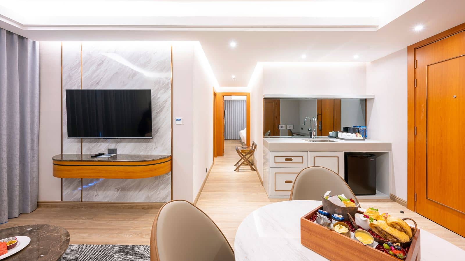 rooms-family-suite-garden-view