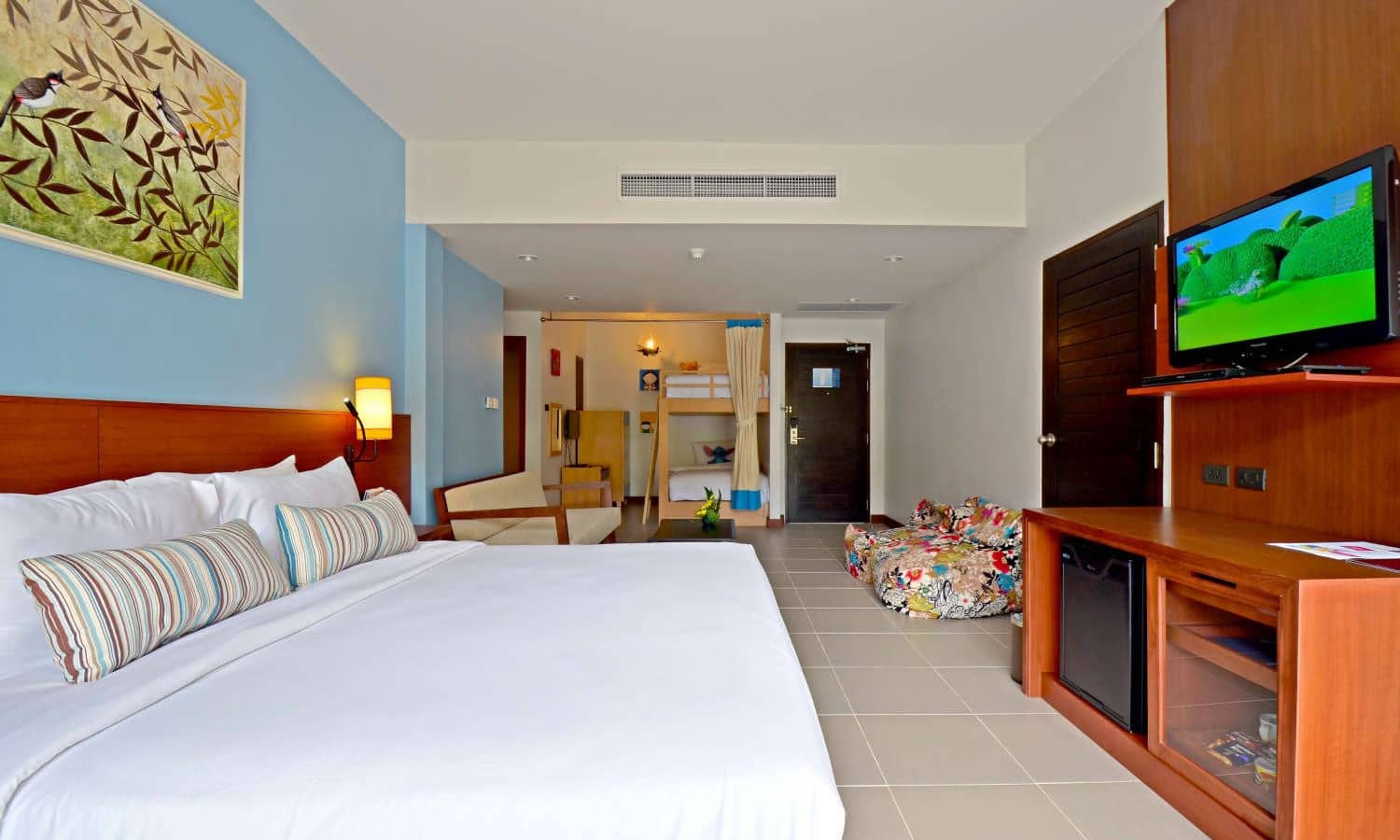rooms-family-room