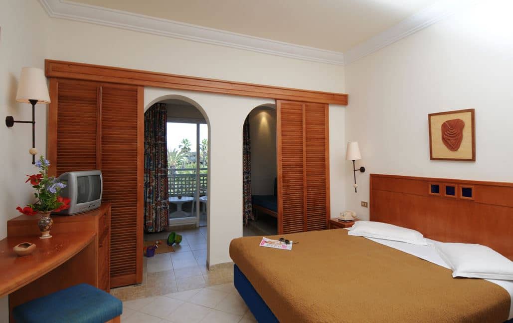 rooms-room-quad-family