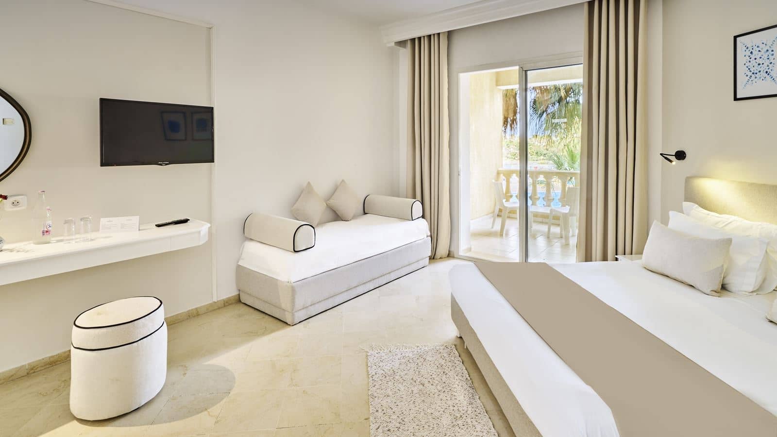 rooms-room-standard-balcony-or-terrace