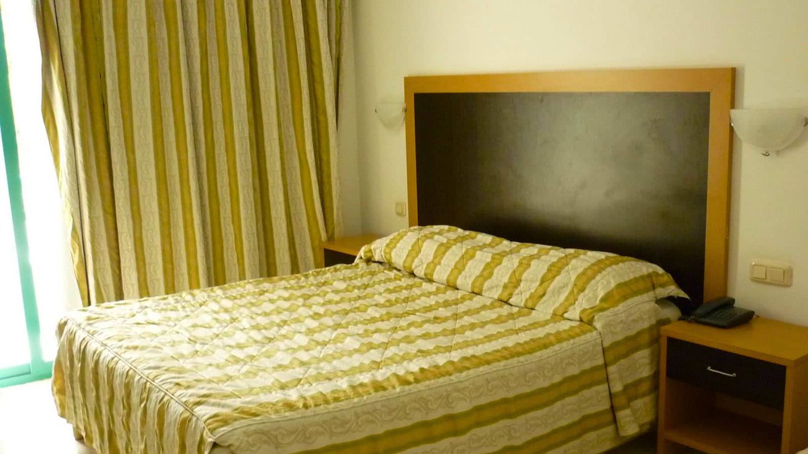 rooms-standard-room