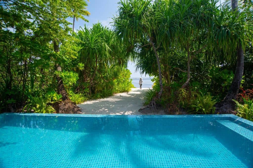rooms-sunset-deluxe-beach-pool-villa