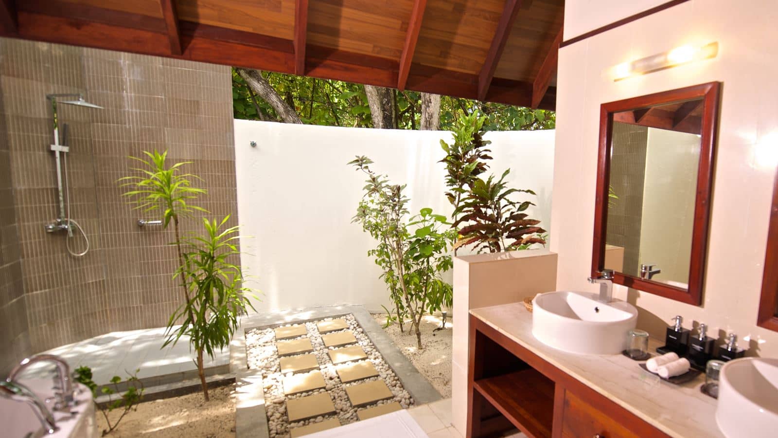 rooms-beach-villa-classic-sea-view