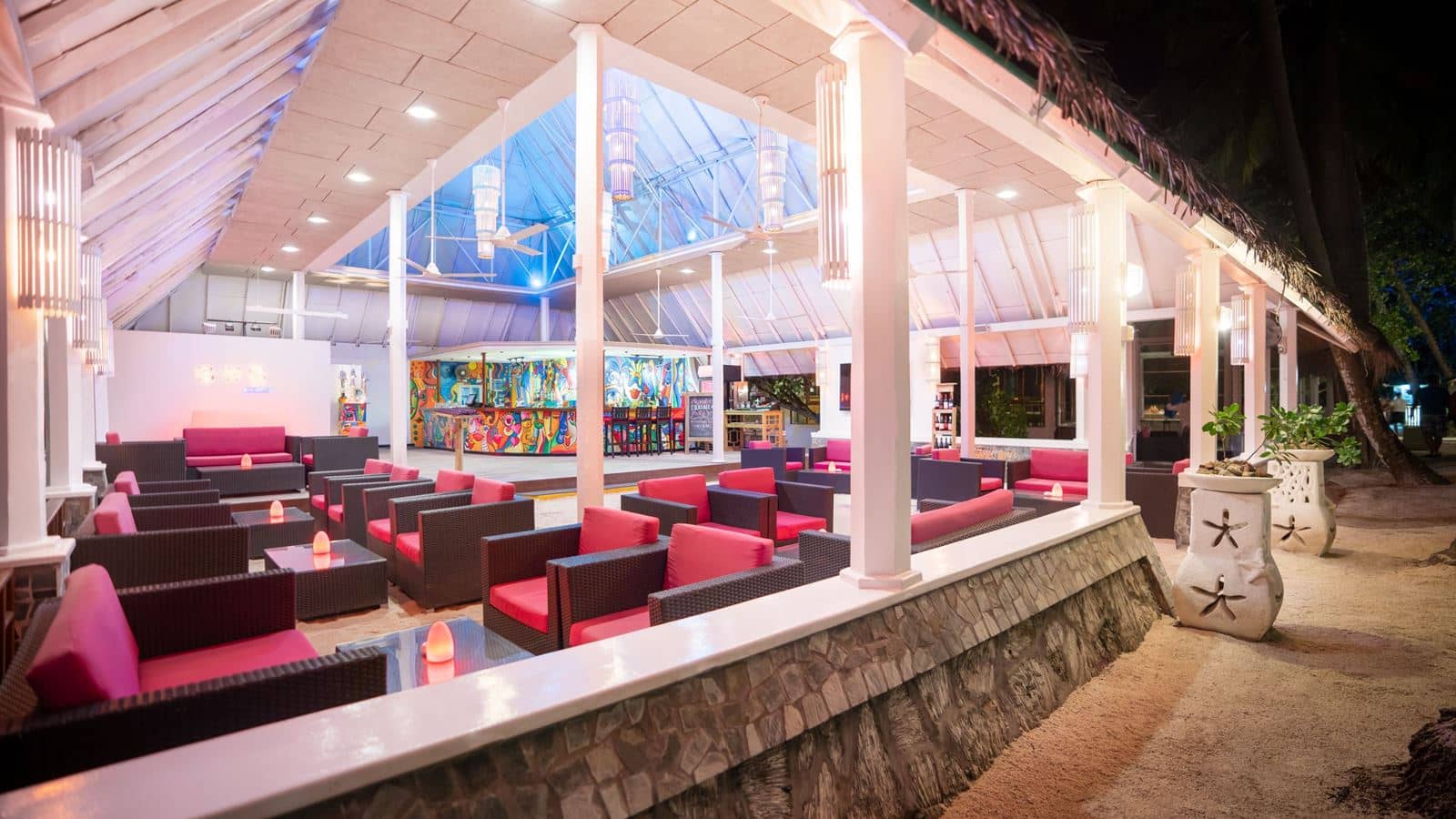 restaurants-eyz-bar