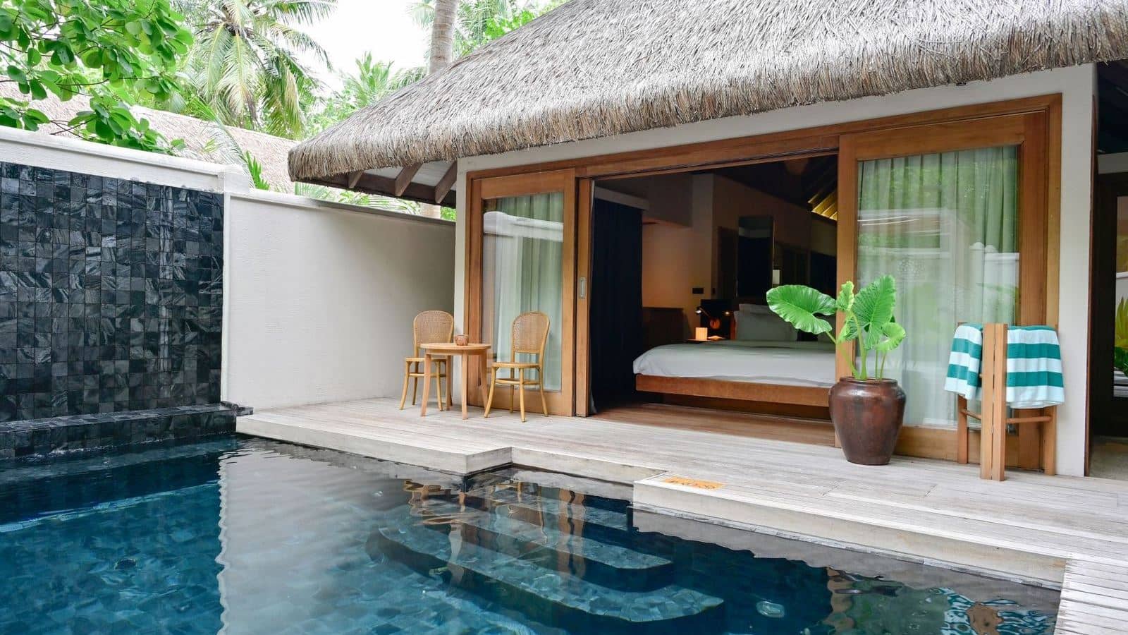 rooms-grand-premier-beach-villa-with-pool