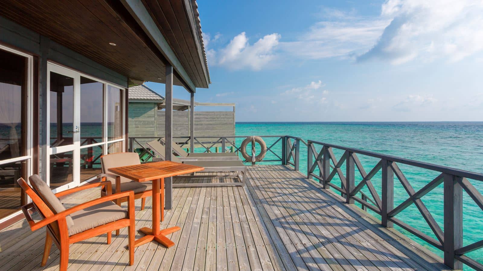 rooms-ocean-jacuzzi-water-villa
