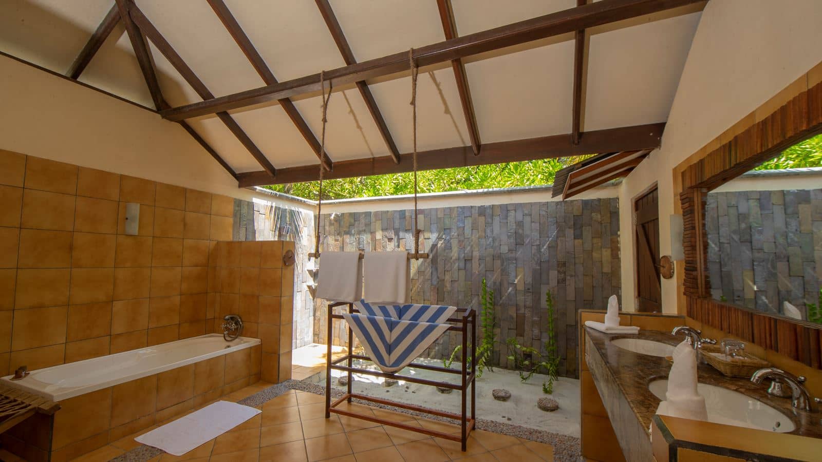 rooms-deluxe-villa