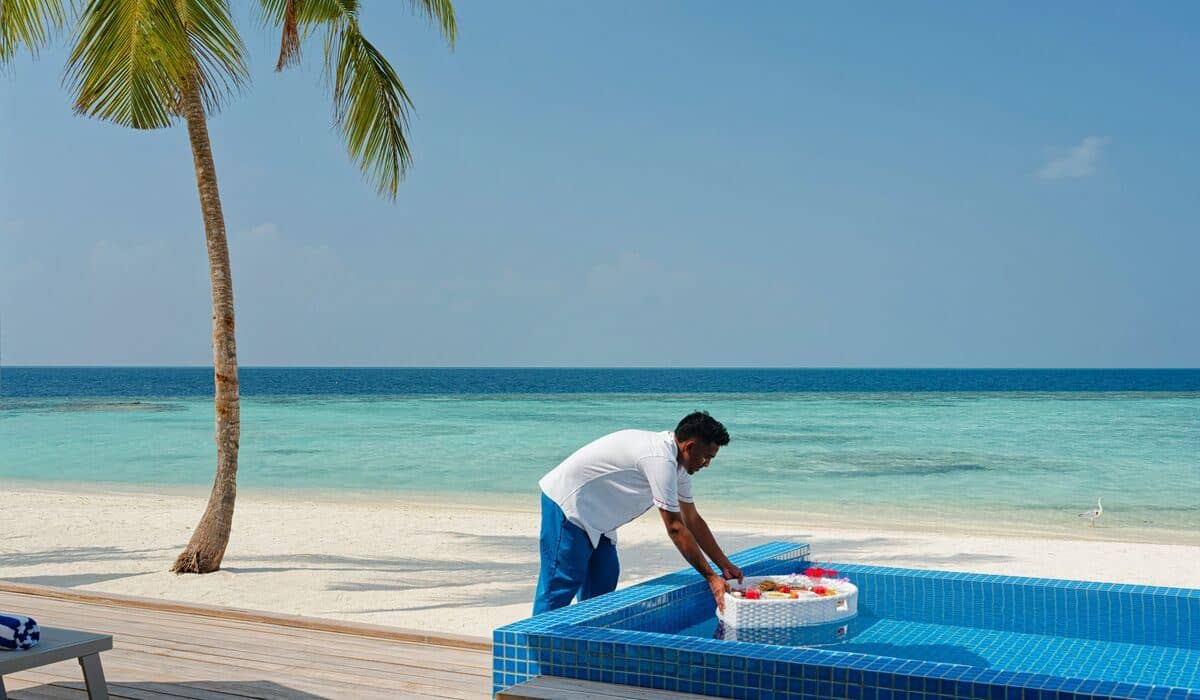 rooms-beach-villa-pool