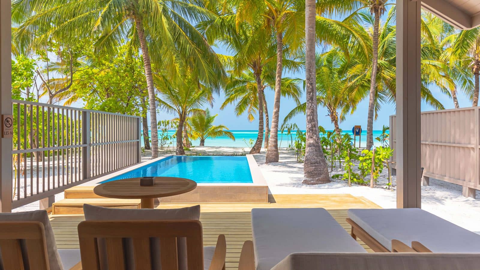 rooms-beach-pool-villa