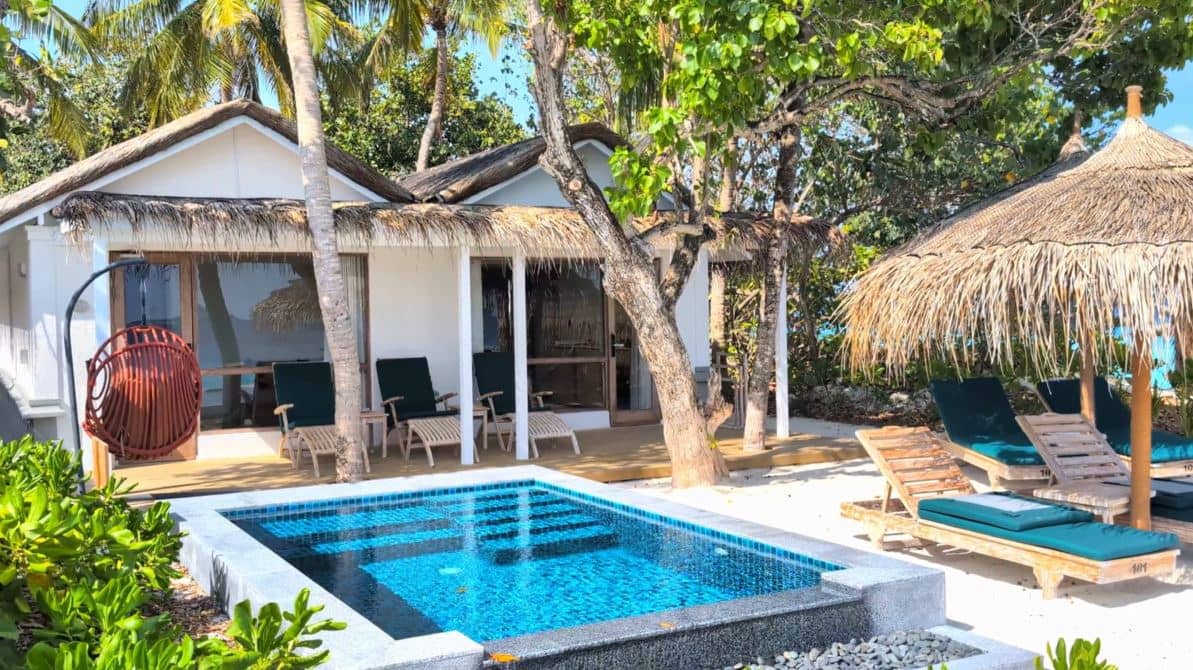 rooms-two-bedroom-family-villa-with-pool