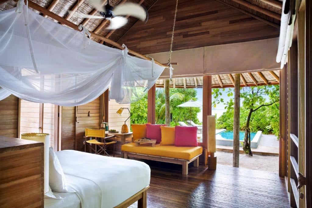 rooms-beach-family-villa-with-pool