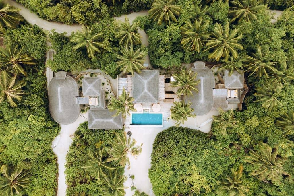 rooms-2-bedroom-lagoon-beach-villa
