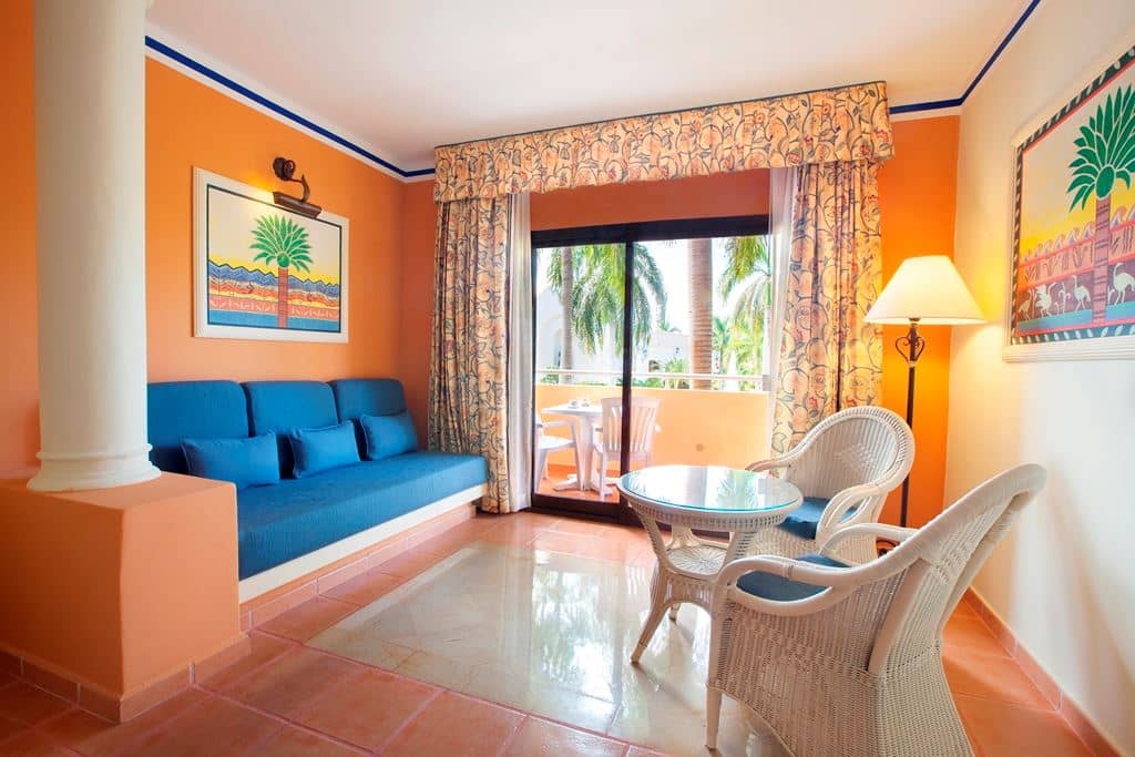 rooms-1-king-or-2-double-beds-junior-suite