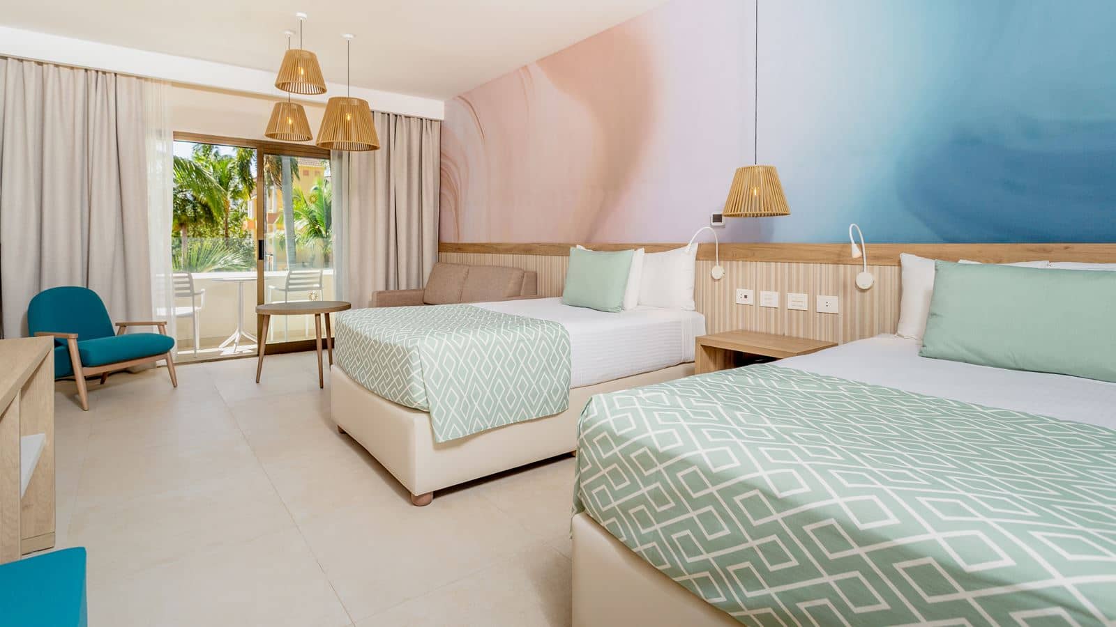 rooms-1-king-or-2-double-beds-junior-suite