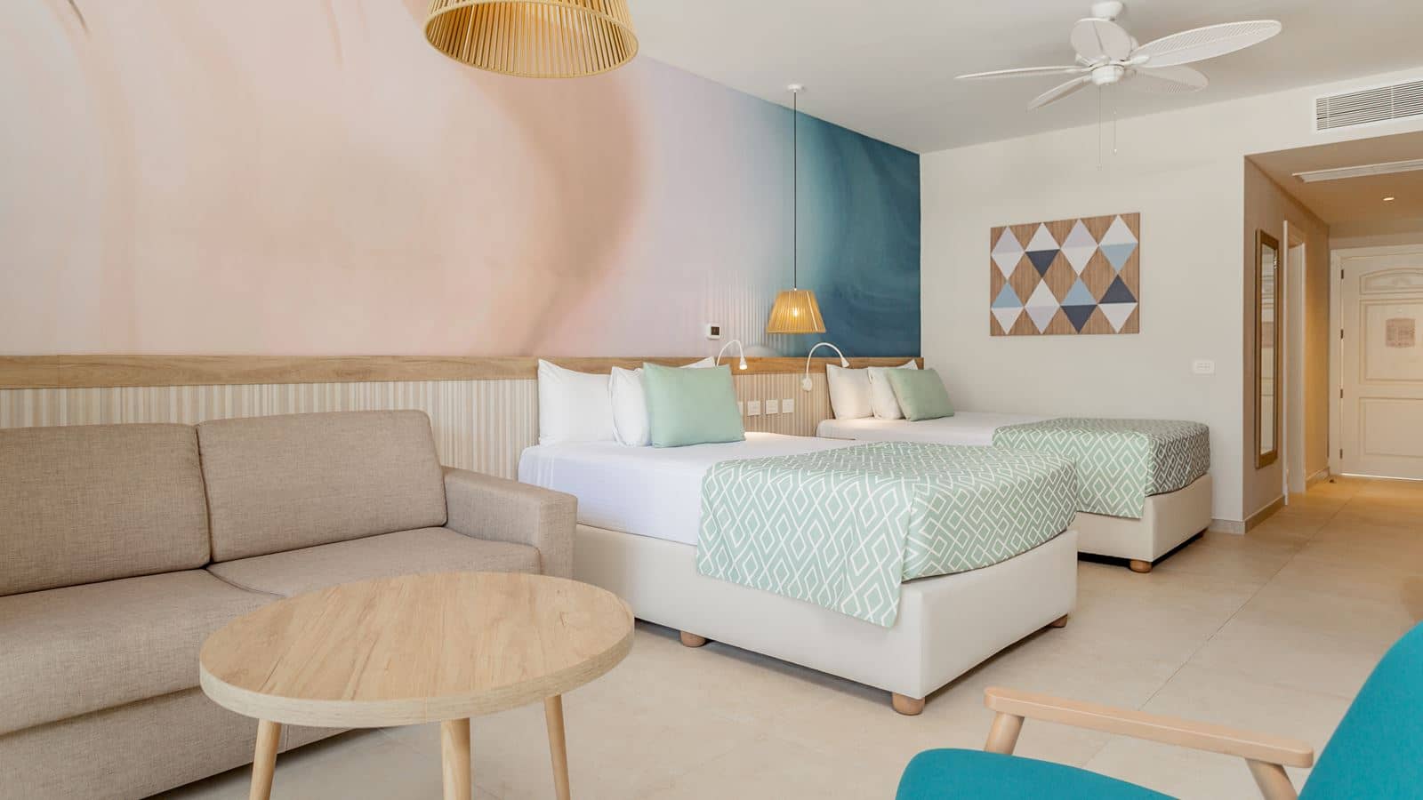 rooms-1-king-or-2-double-beds-junior-suite