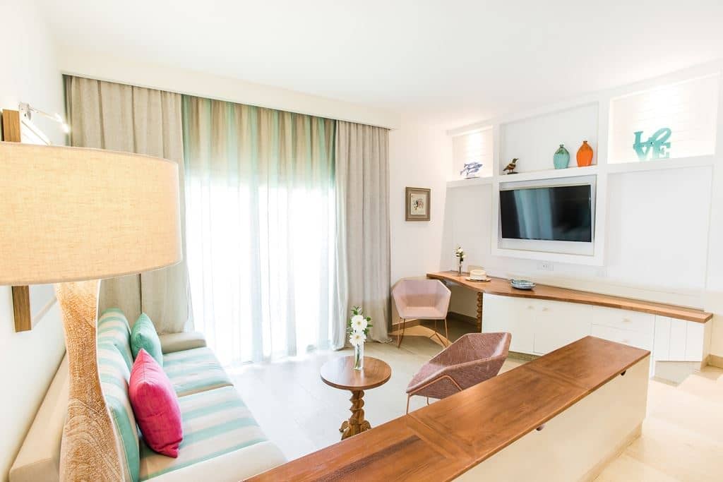 rooms-junior-suite-tropical-view