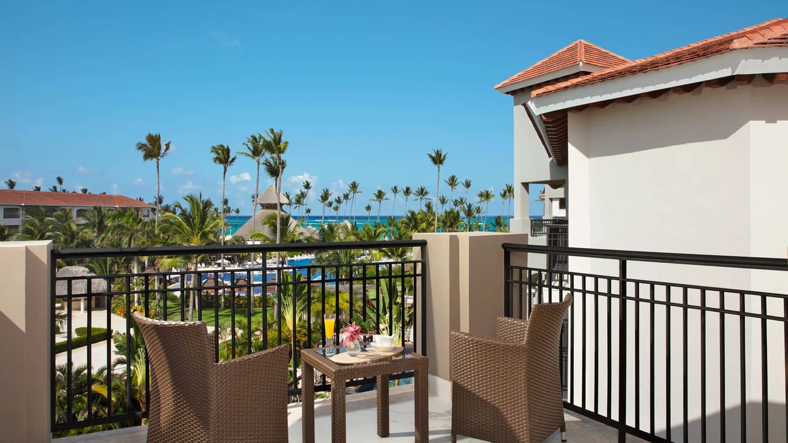 rooms-junior-suite-partial-ocean-view