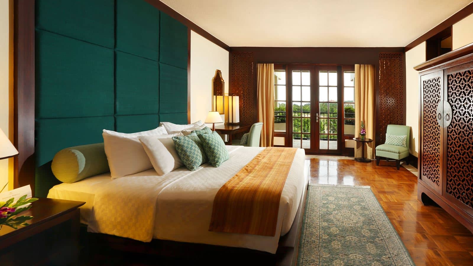 rooms-suites-collection