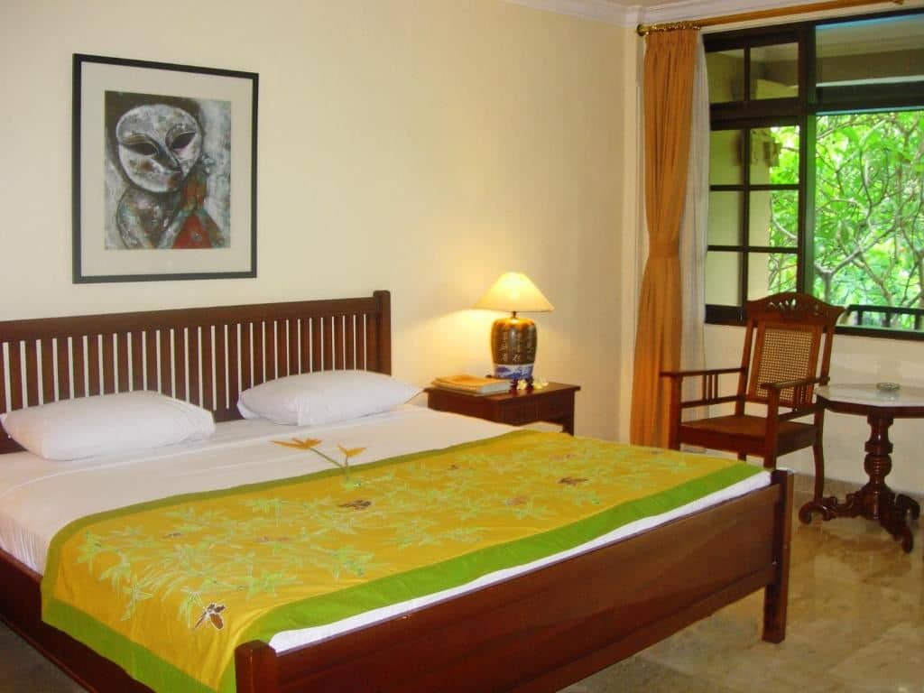 rooms-deluxe-room